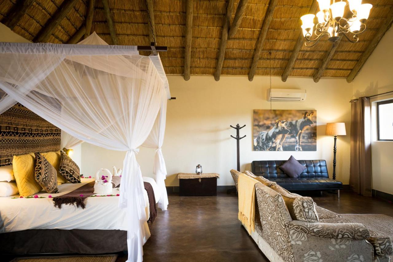 Umkumbe Safari Lodge Riverside Skukuza Exteriör bild