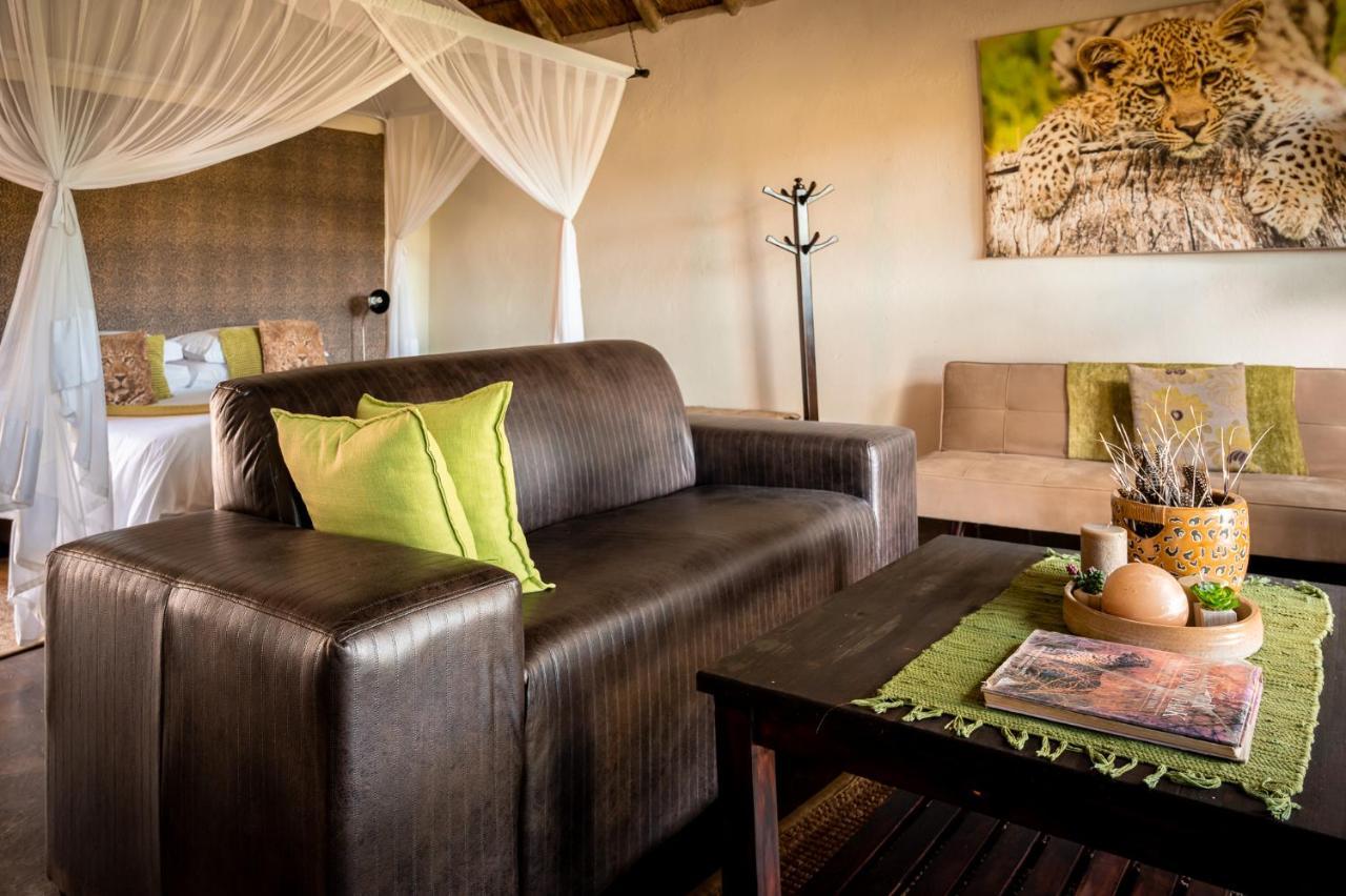 Umkumbe Safari Lodge Riverside Skukuza Exteriör bild