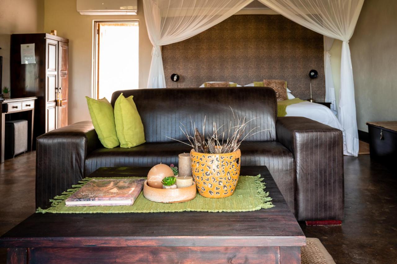 Umkumbe Safari Lodge Riverside Skukuza Exteriör bild